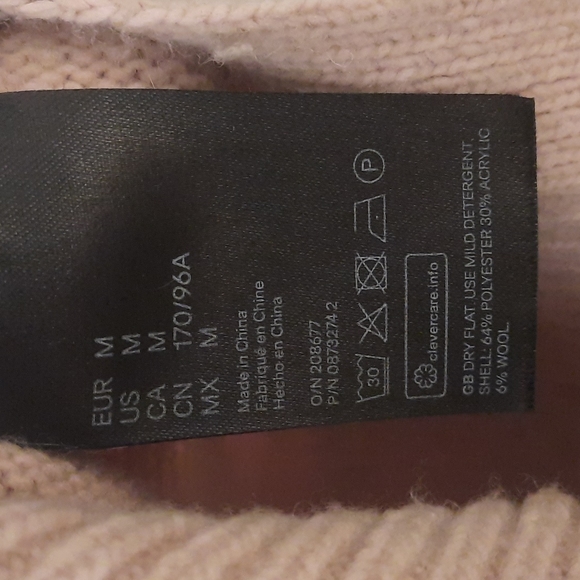 H&M Cream Turtleneck Sweater sz. M - Picture 8 of 8